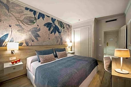 TRIPLE DELUXE ROOM