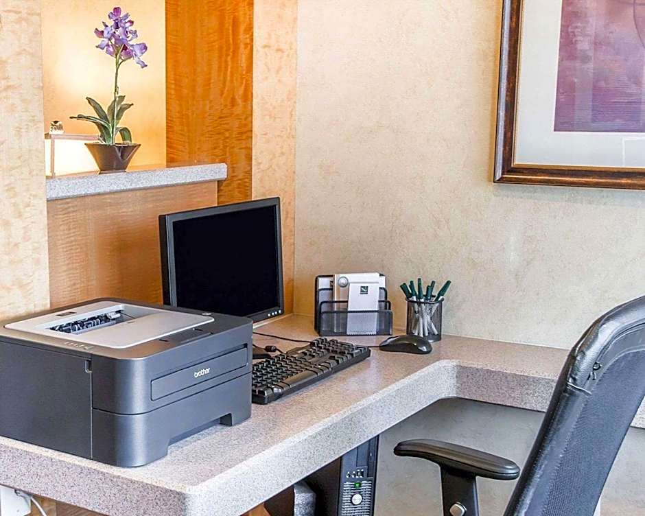 Quality Inn & Suites Denver International Airport