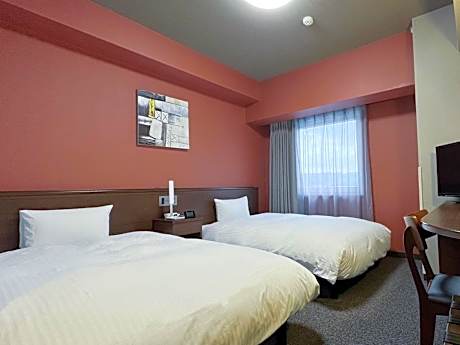 Twin Room - Non-Smoking