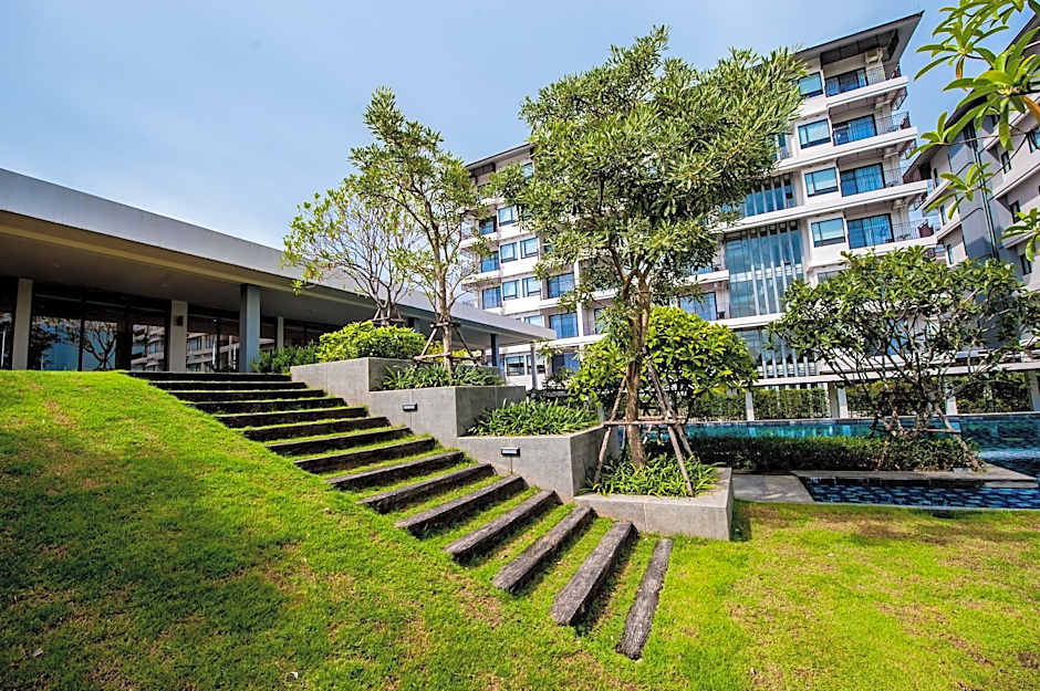 Burgundy Residence 304