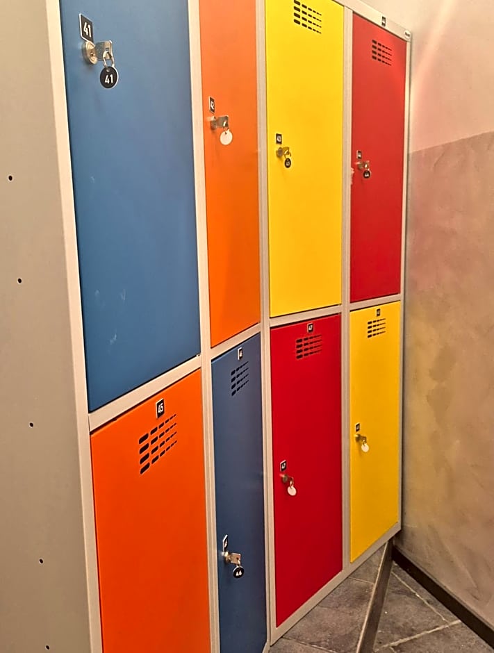 Bled Lesce station rooms and depo