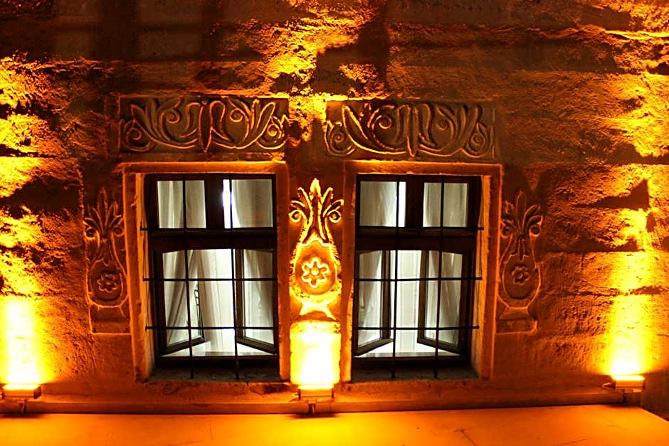 Fairyland Cave Hotel