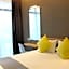 B Street Hotel