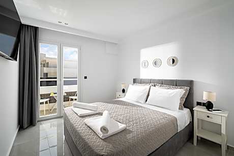 Deluxe Suite with Sea View