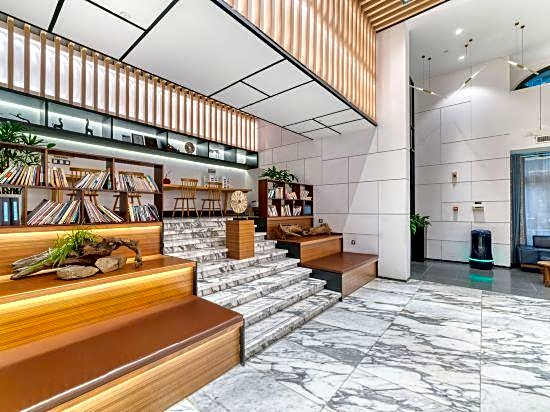 Ningbo Nantang Old Street Poning Hotel