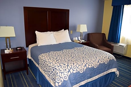 1 King Bed Non-Smoking