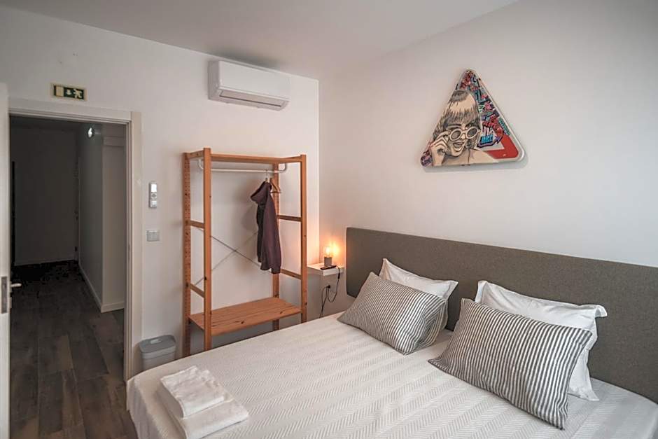Foto 1 von 2 von Double or Twin Room with Shared Bathroom