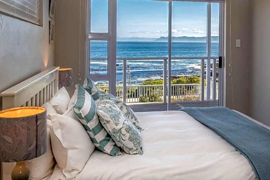 Gansbaai seafront holiday house - "Ons C-huis"