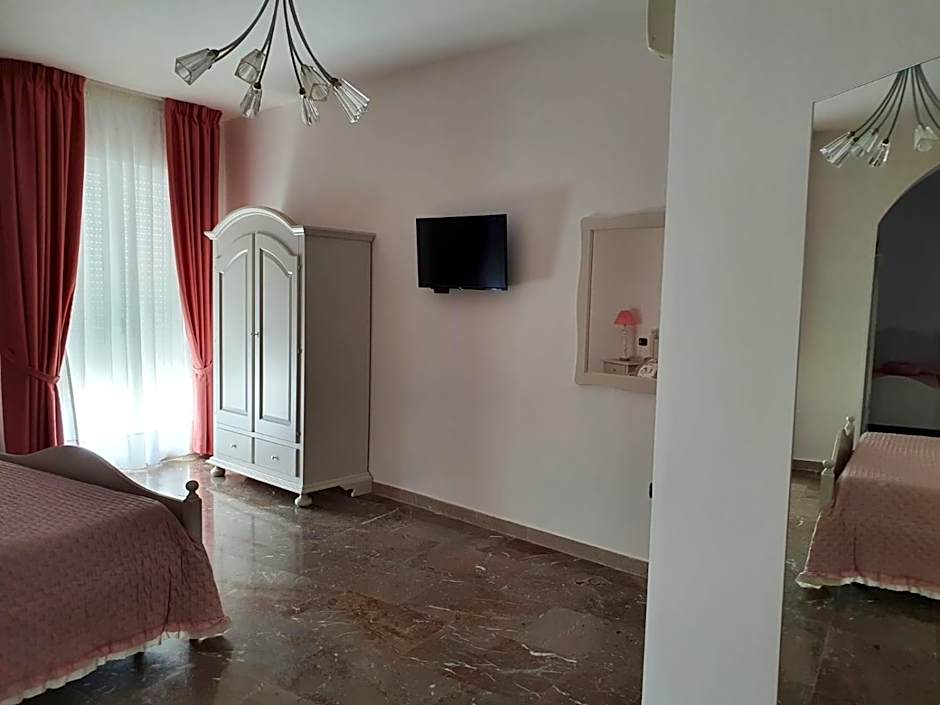 Photo 1 of 4 of Double Room with Private External Bathroom