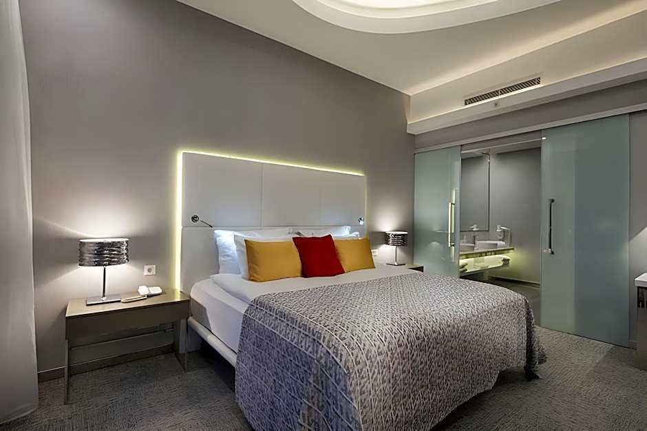 The Sense Deluxe Hotel