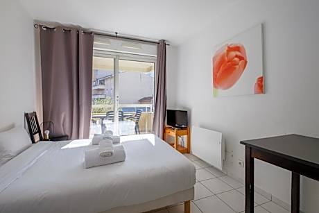 Standard Triple Studio