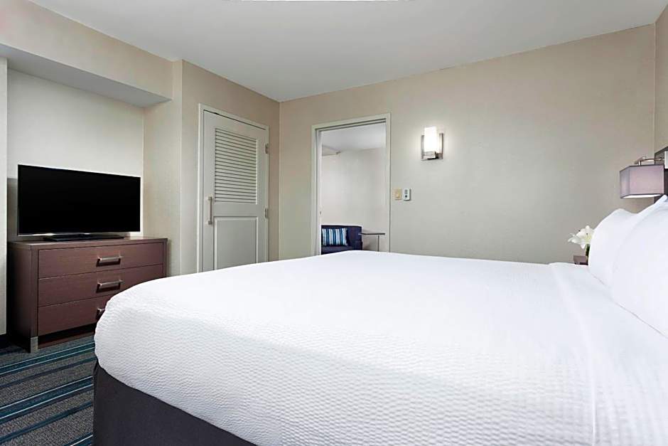 Courtyard by Marriott Boston Cambridge