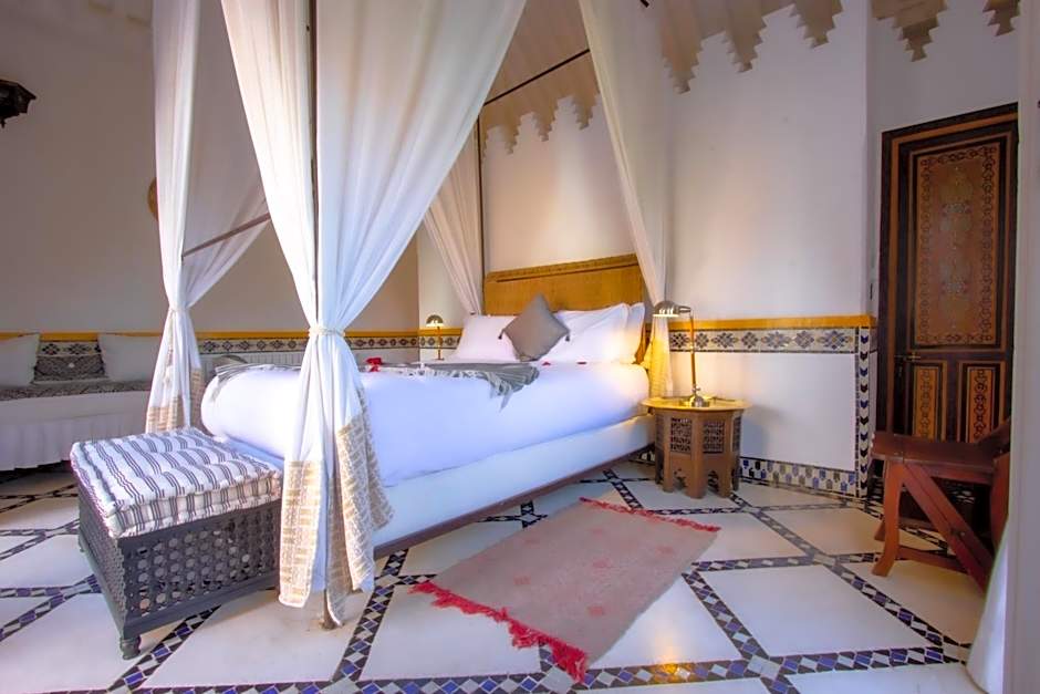 Riad Kaiss By Anika