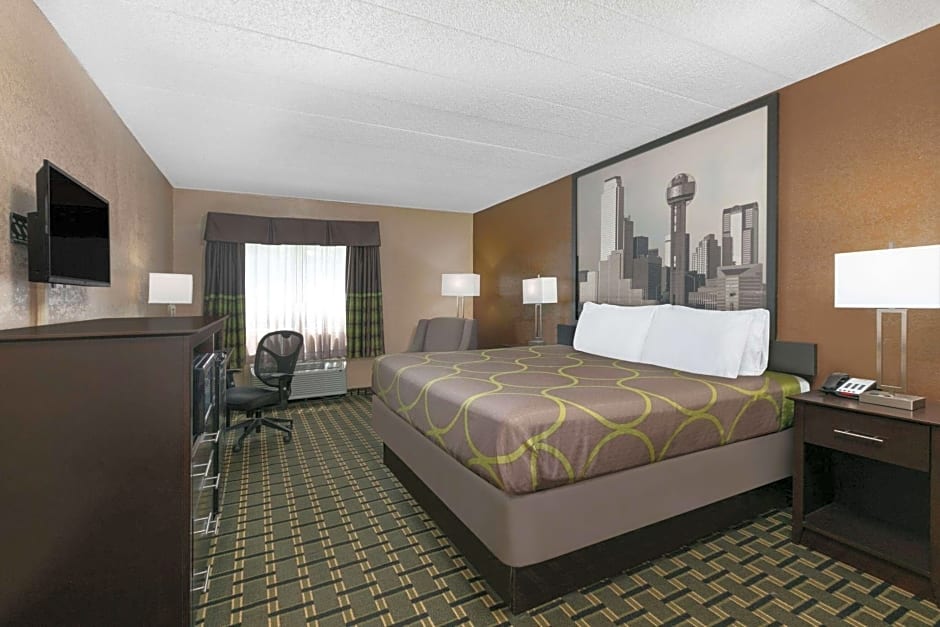 Super 8 by Wyndham Grand Prairie North