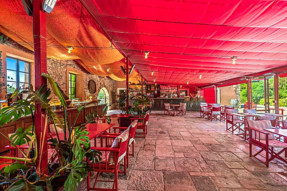 Château Saint Roux Le Luc-Le Cannet des Maures