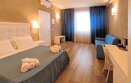 Quadruple Room with Terrace