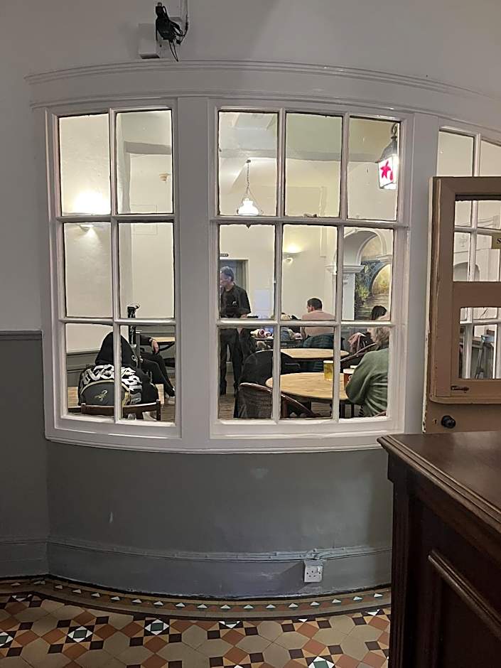 The Tontine Hotel & Bar