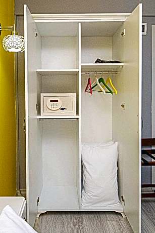 Basement Budget Room