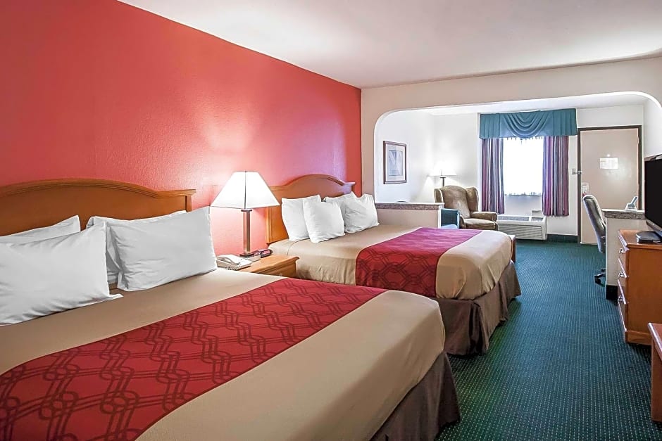 Econo Lodge Inn & Suites Memphis