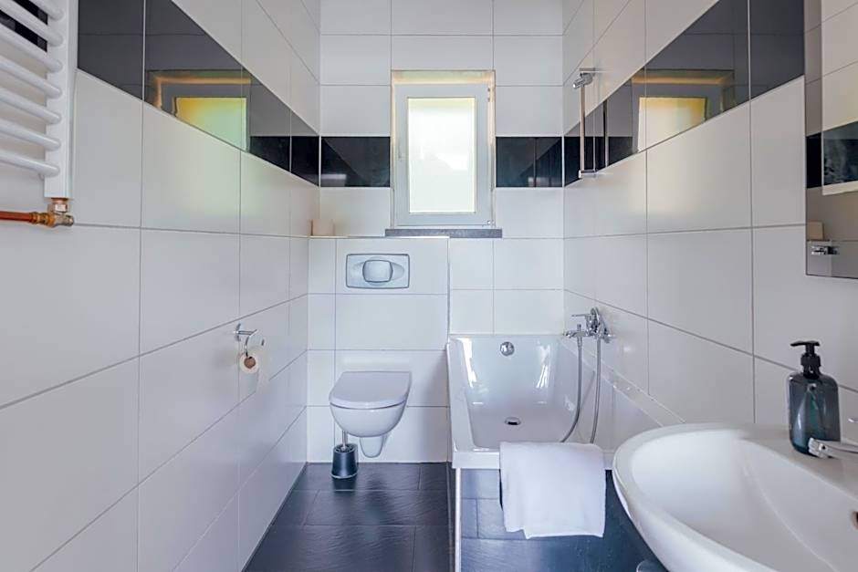 Hotel Hanseat Hamburg - Free Parking