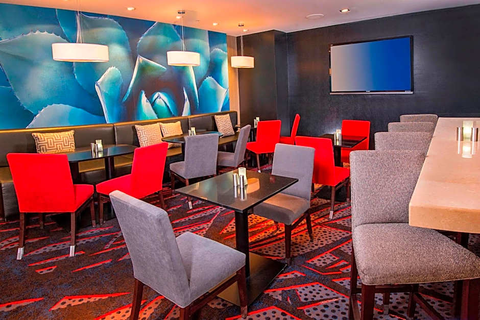 Courtyard by Marriott Dulles Town Center