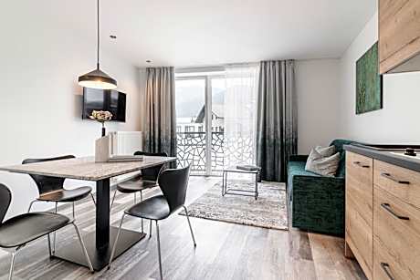 One-Bedroom Apartment with View