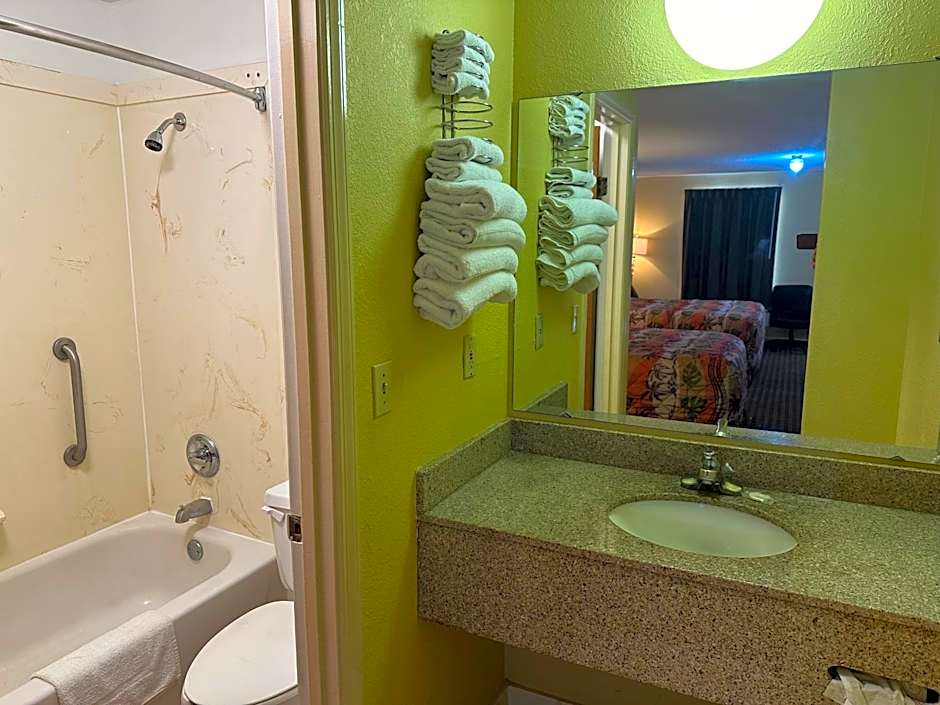 Royal Inn - Anniston