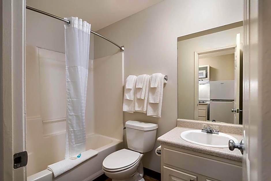 Suburban Studios Denver Central-Arvada