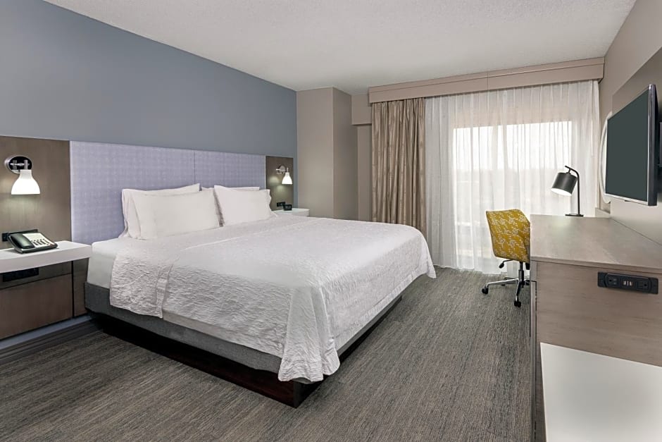 Hampton Inn & Suites Country Club Plaza