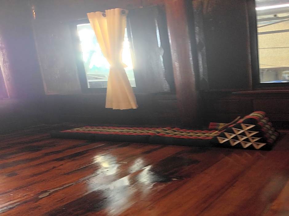 Ban U Thong Accommodations