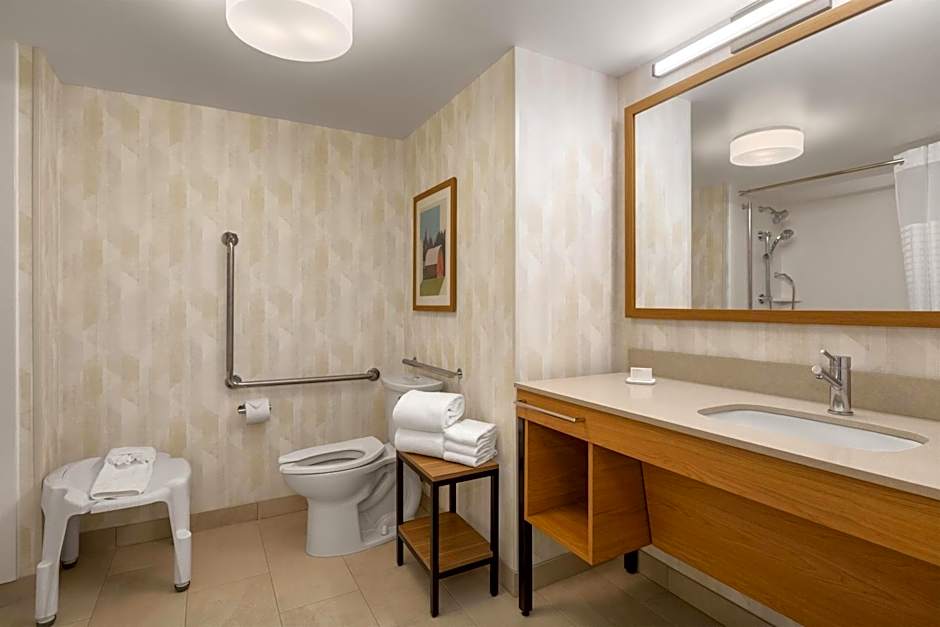 Hampton Inn & Suites by Hilton Langley-Surrey