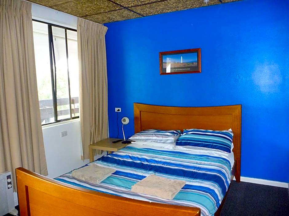 Adelaide Travellers Inn Backpackers Hostel