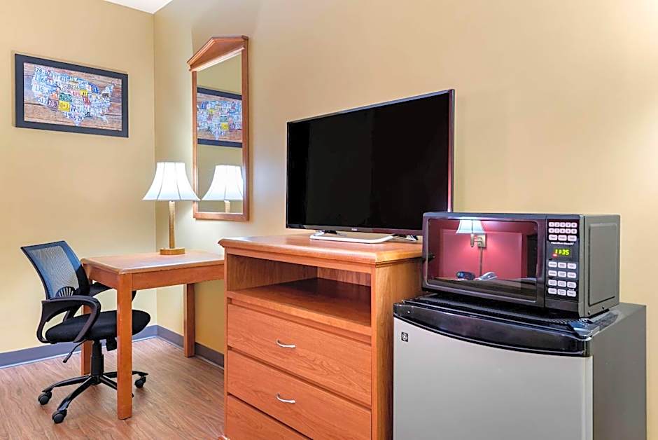 Econo Lodge Louisville Airport