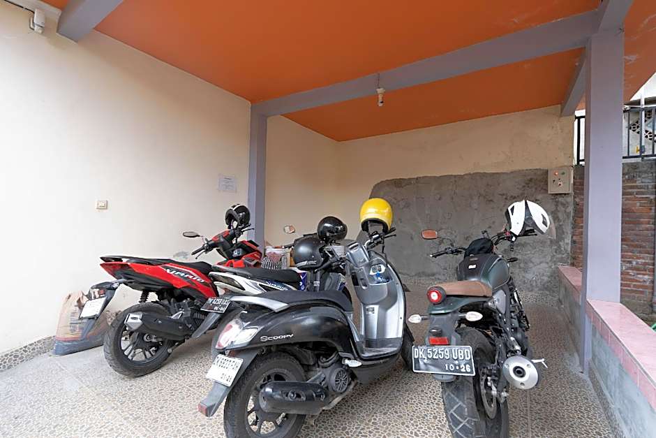 RedDoorz near Buleleng Harbour 2