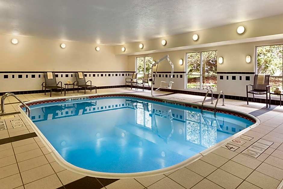 Fairfield Inn & Suites by Marriott Toledo Maumee