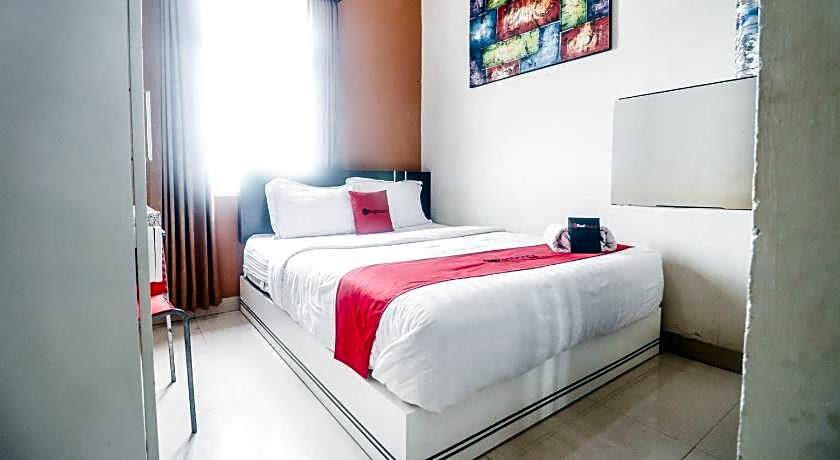 RedDoorz Plus near Universitas Negeri Makassar