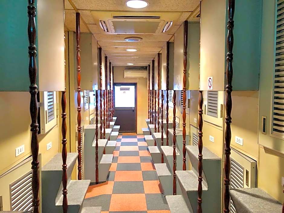 Capsule Hotel Block Room