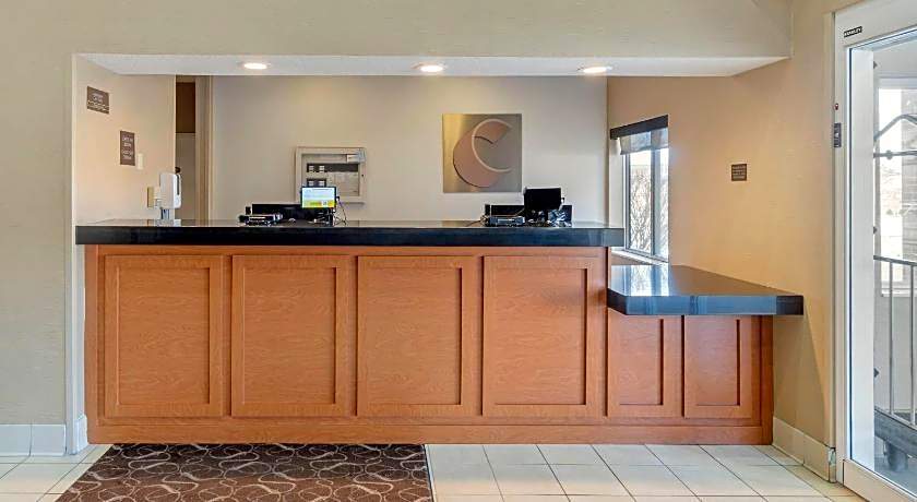 Comfort Suites Normal University area