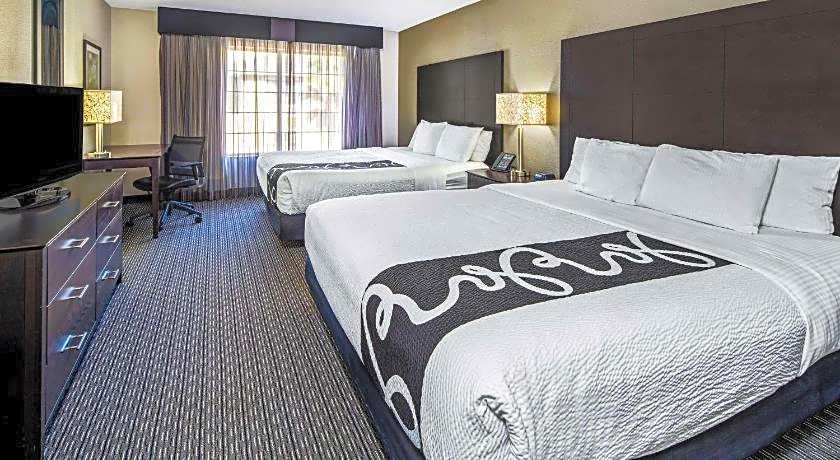 La Quinta Inn & Suites by Wyndham Anaheim Disneyland