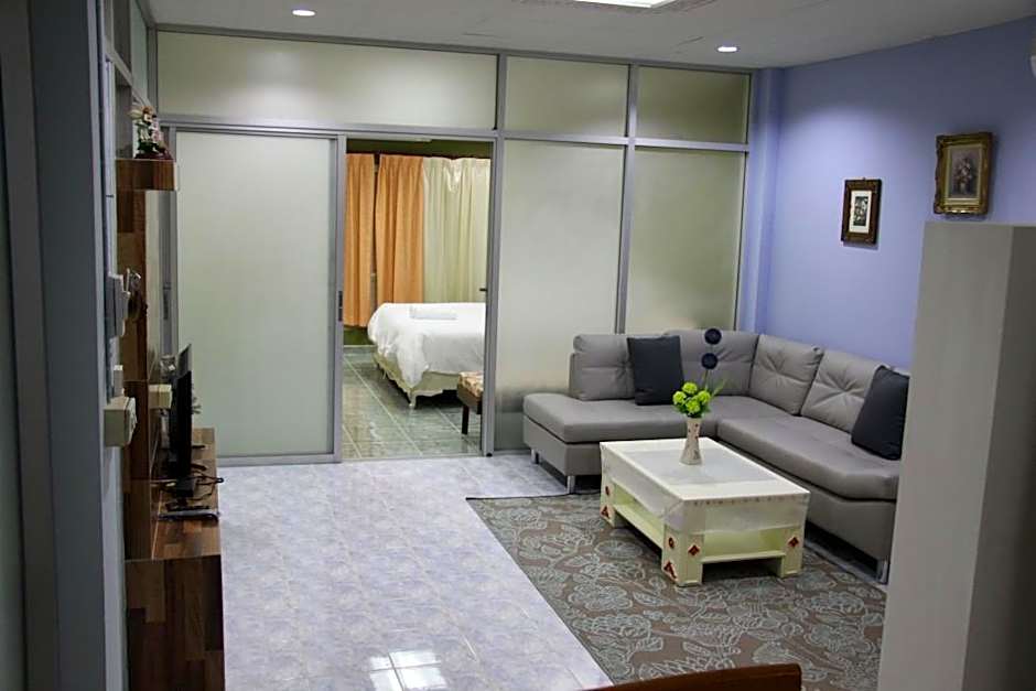 OYO 75486 Anna Residence Jomtien