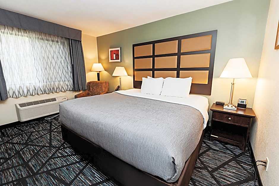 Quality Inn & Suites Marinette