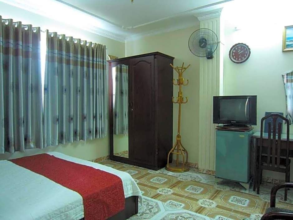 Tan Hoang Long Hotel Nguyen Van Cu