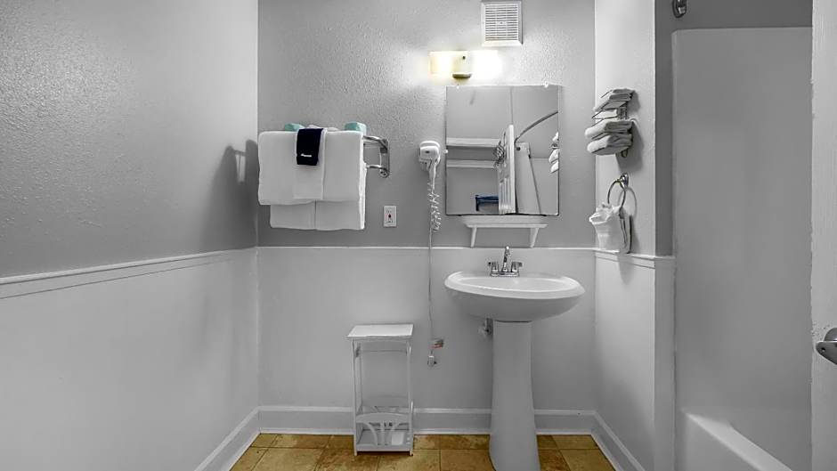 Crystal Bay Historic Hotel