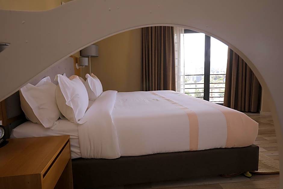 Mado Hotel