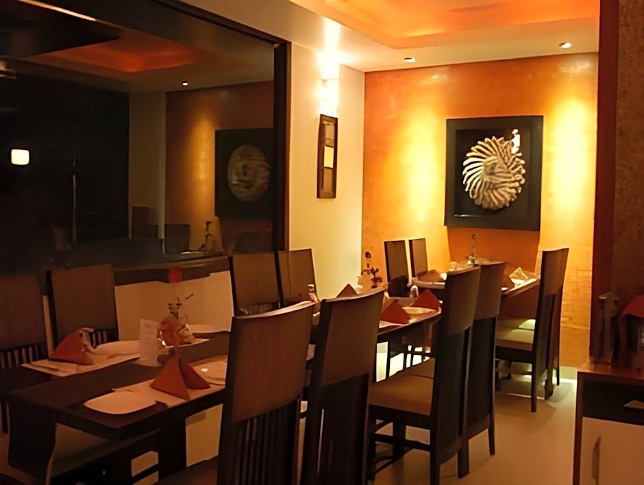 Hotel Ranjits Lakeview