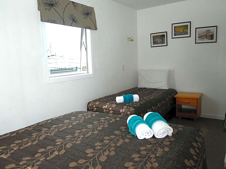 Photo 1 of 10 of Executive 1 Bedroom Apartment, Lake View