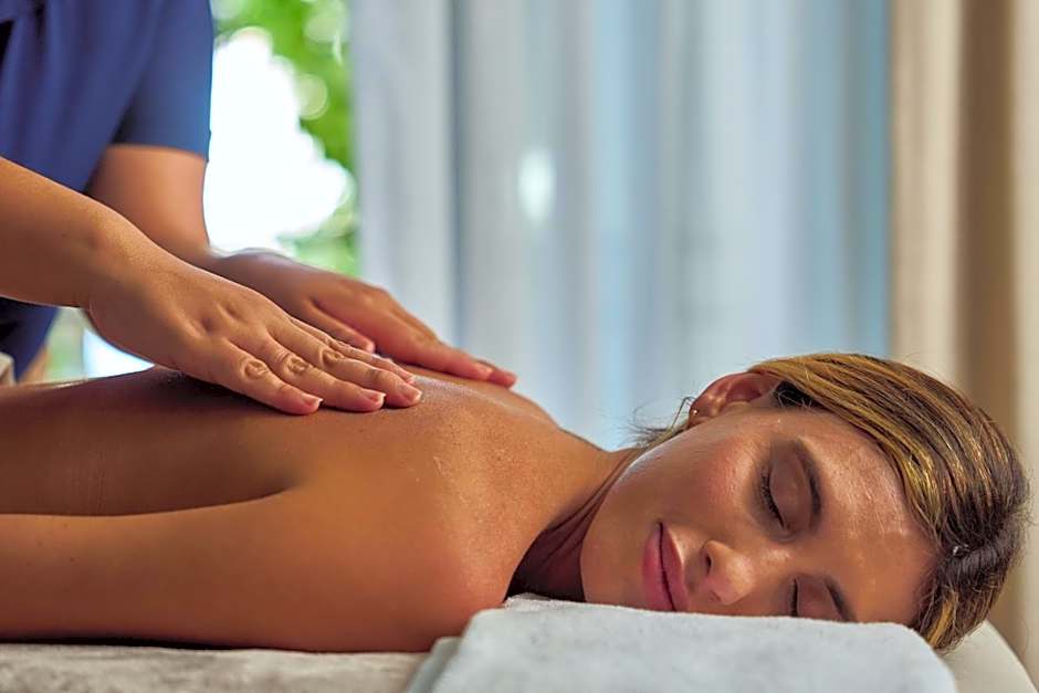 Cristalino Lagoon Front Hotel, Restaurant & Spa