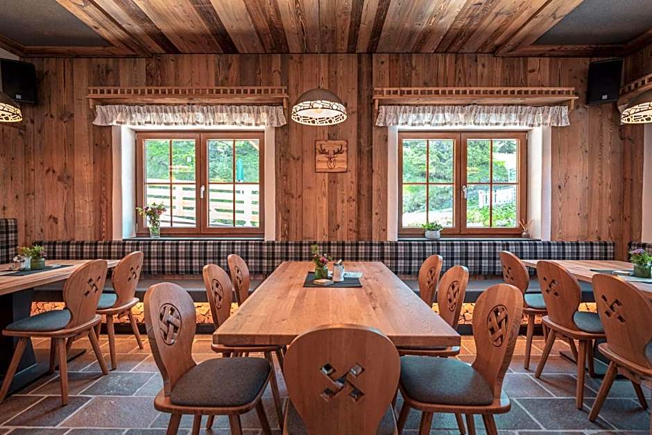 d'Genussalm by Alpine Genusswelten