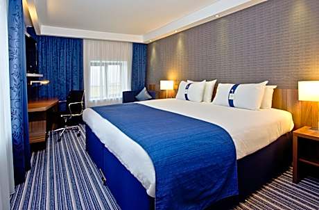 1 Double Standard Sofa Bed with Free Hot Breakfast