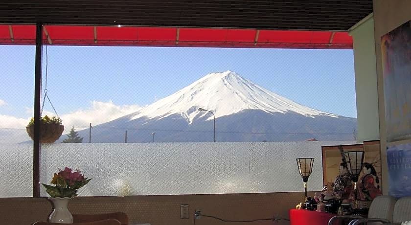Kawaguchiko Station Inn